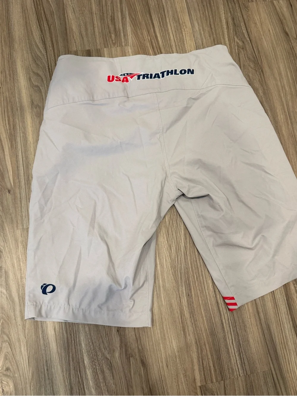 USA Triathlon Pearl Izumi Light Gray Athletic Shorts with Red Accents - Size L
